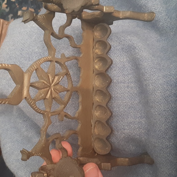 1800s bronze Menorah - Picture 2 of 3